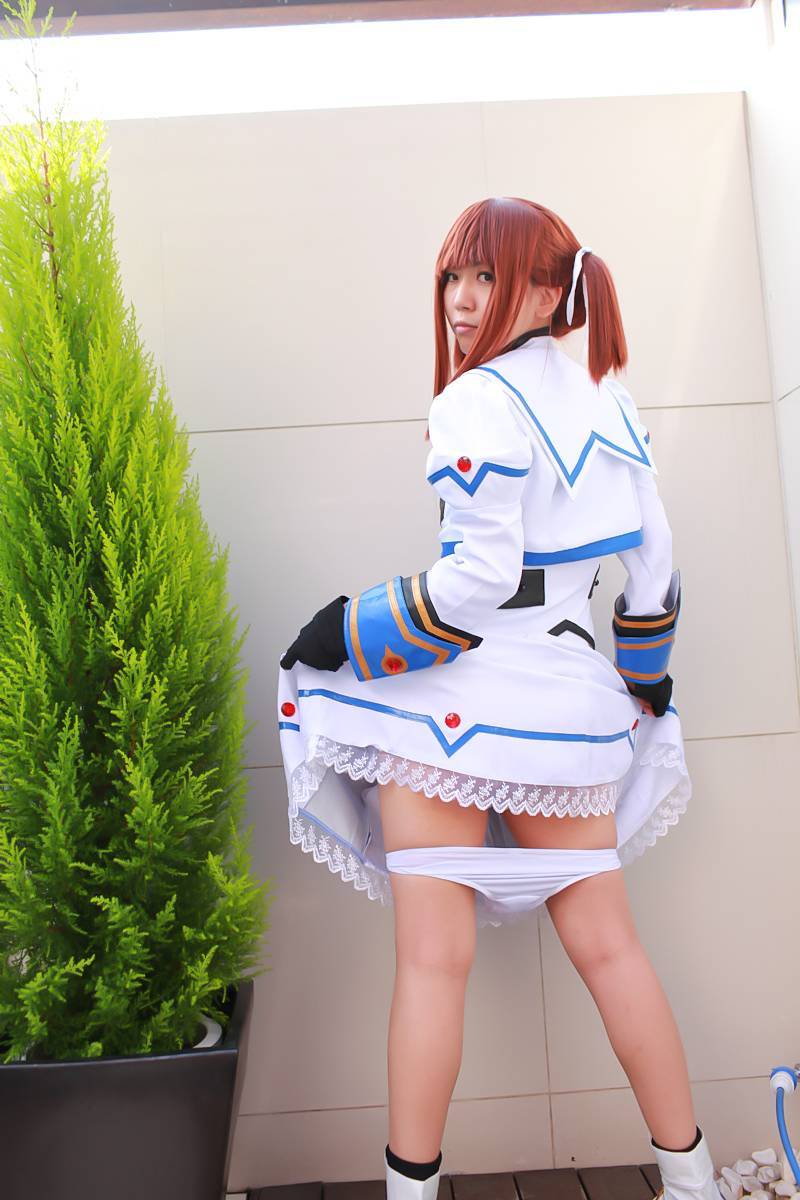 [Cosplay]  Hot Maho Shojo Lyrical Nanoha 诱惑的动作